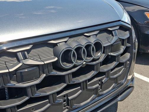Daytona Gray Pearl Effect 2025 Audi SQ7 4.0T Prestige