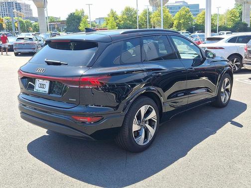 2025 Audi Q6 e-tron Prestige quattro