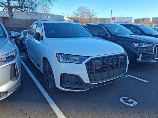 2023 Audi SQ7 4.0T Premium Plus