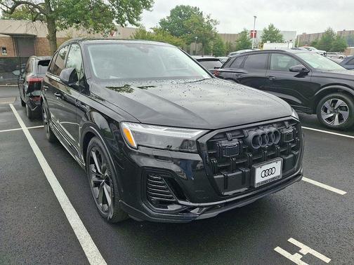 2025 Audi Q7 55 Premium Plus