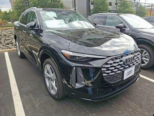 2025 Audi Q5 Premium Plus TFSI quattro S tronic