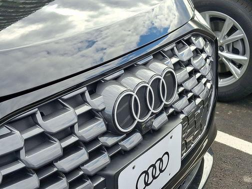 2025 Audi Q5 Premium Plus TFSI quattro S tronic