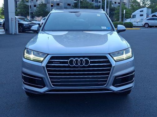 Florett Silver Metallic 2018 Audi Q7 3.0T Premium Plus