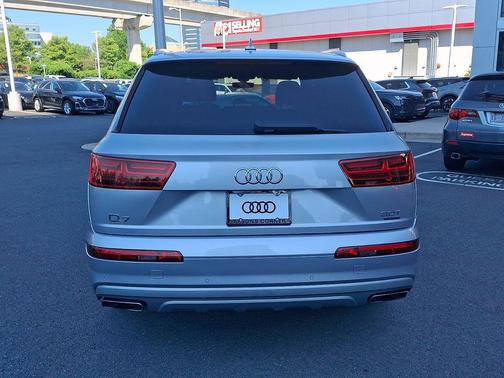 Florett Silver Metallic 2018 Audi Q7 3.0T Premium Plus