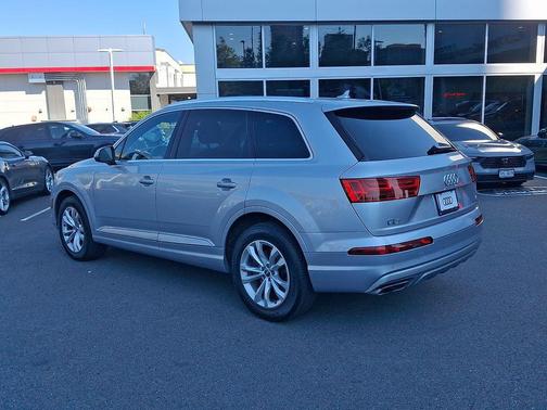 Florett Silver Metallic 2018 Audi Q7 3.0T Premium Plus