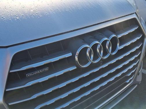 Florett Silver Metallic 2018 Audi Q7 3.0T Premium Plus