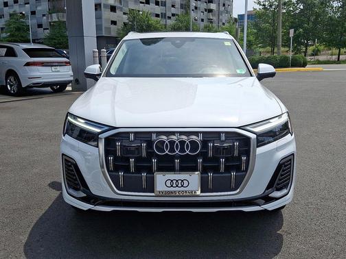 2025 Audi Q7 55 Premium Plus