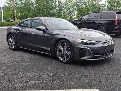 Daytona Gray Pearl Effect 2023 Audi e-tron GT Premium Plus quattro