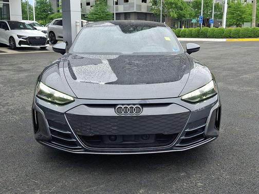Daytona Gray Pearl Effect 2023 Audi e-tron GT Premium Plus quattro