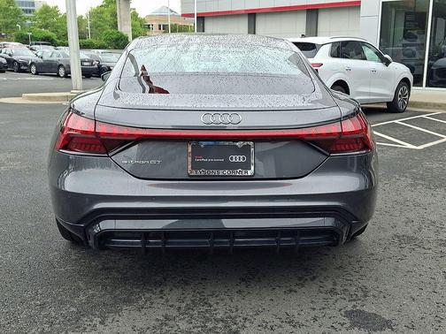 Daytona Gray Pearl Effect 2023 Audi e-tron GT Premium Plus quattro