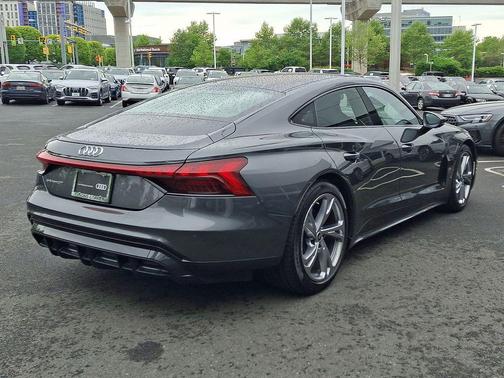 Daytona Gray Pearl Effect 2023 Audi e-tron GT Premium Plus quattro