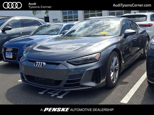 Daytona Gray Pearl Effect 2023 Audi e-tron GT Premium Plus quattro
