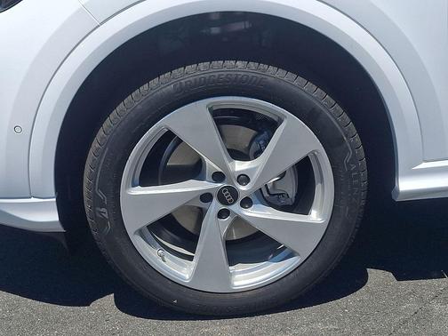 Arkona White 2026 Audi Q5 Premium Plus TFSI quattro S tronic