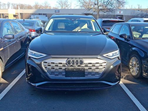 2024 Audi Q8 e-tron Premium Plus