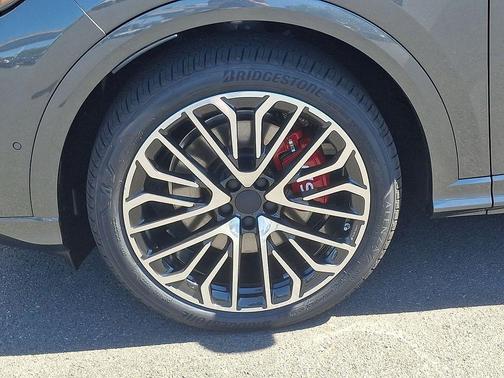 Daytona Gray Pearl Effect 2026 Audi SQ5 3.0T Prestige