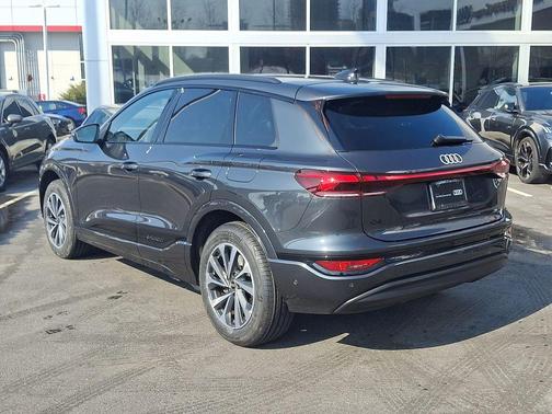 2025 Audi Q6 e-tron Premium Plus quattro