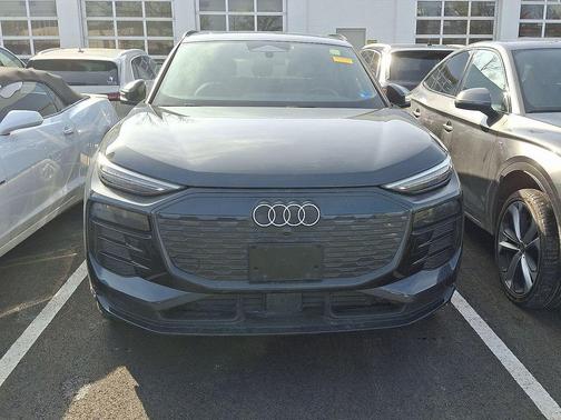 2025 Audi Q6 e-tron Premium Plus quattro