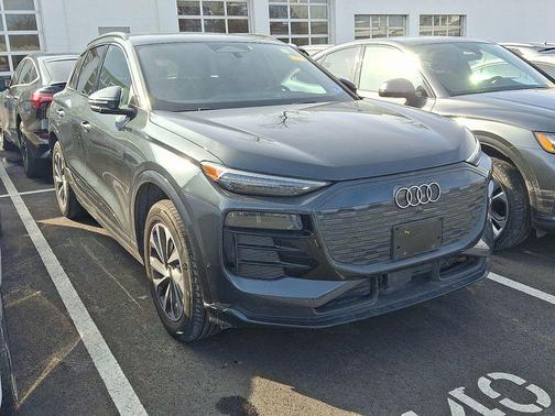 2025 Audi Q6 e-tron Premium Plus quattro