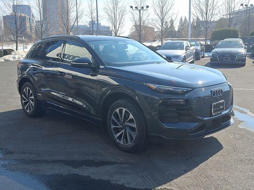 2025 Audi Q6 e-tron Premium Plus quattro