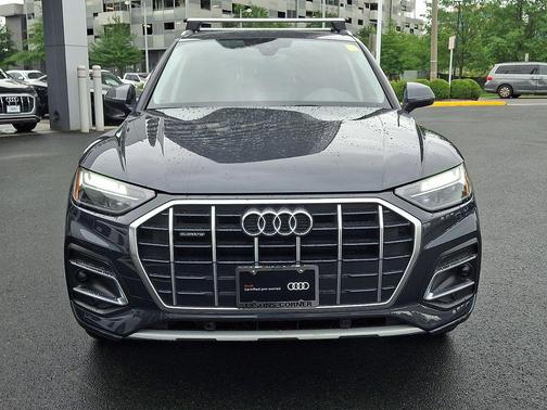 Manhattan Gray Metallic 2023 Audi Q5 40 Premium