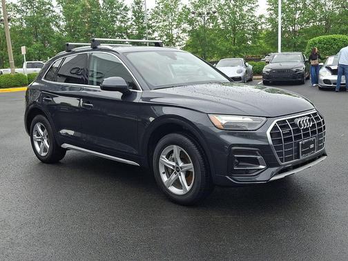Manhattan Gray Metallic 2023 Audi Q5 40 Premium