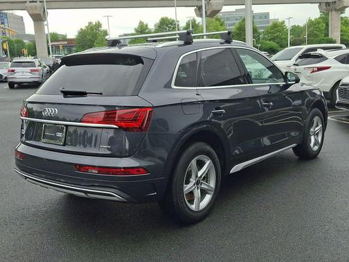 Manhattan Gray Metallic 2023 Audi Q5 40 Premium