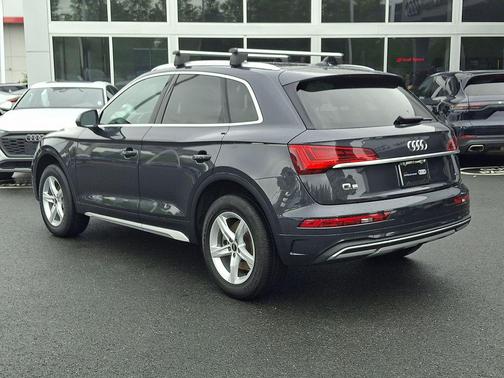 Manhattan Gray Metallic 2023 Audi Q5 40 Premium