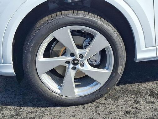 2026 Audi Q5 Premium Plus TFSI quattro S tronic