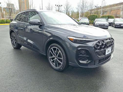 Tambora Gray Metallic 2026 Audi Q5 2.0T Technik