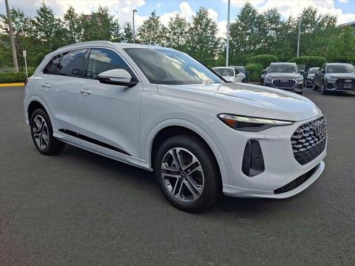 2025 Audi Q5 Premium
