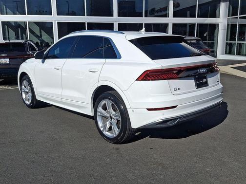 2022 Audi Q8 55 Premium Plus