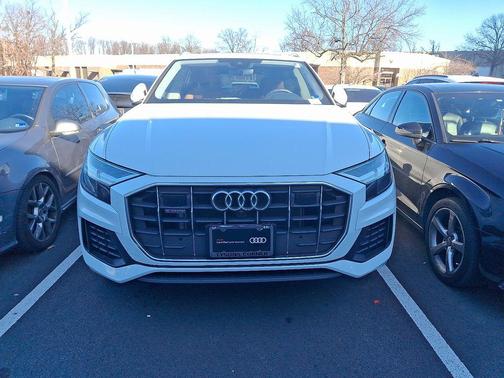 2022 Audi Q8 55 Premium Plus