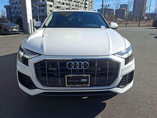 2022 Audi Q8 55 Premium Plus