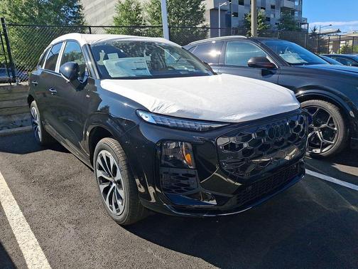 Mythos Black Metallic 2026 Audi Q3 TFSI quattro S tronic