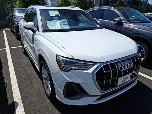 2025 Audi Q3 Premium 45 TFSI S line quattro Tiptronic