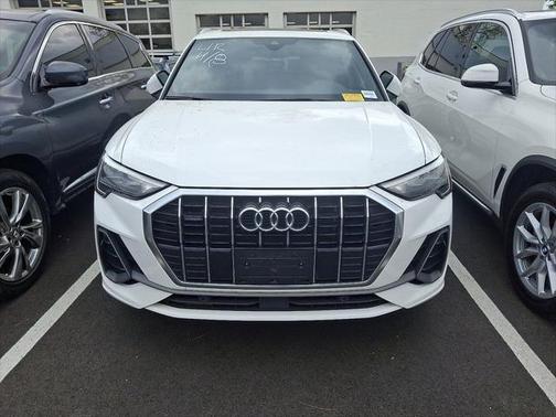 2022 Audi Q3 45 S line Premium