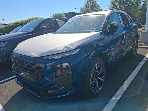 Malpelo Blue Metallic 2026 Audi Q3 TFSI quattro S tronic