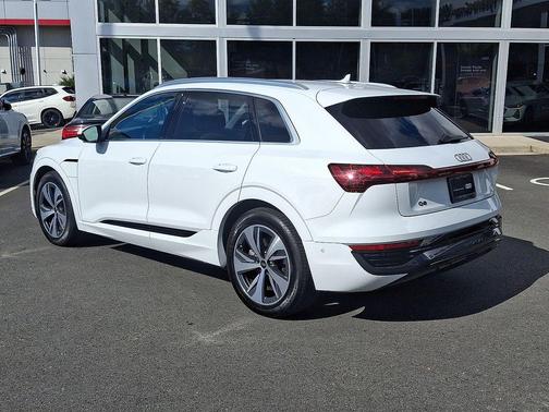 2024 Audi Q8 e-tron Premium Plus