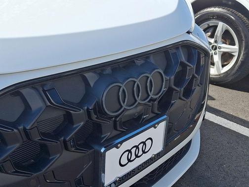 Glacier White Metallic 2026 Audi Q5 Sportback Premium Plus TFSI quattro S tronic