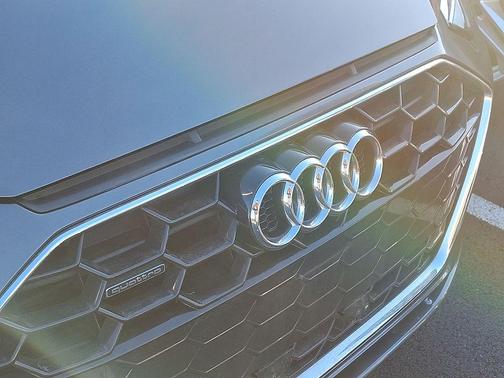 2023 Audi A4 45 S line Premium