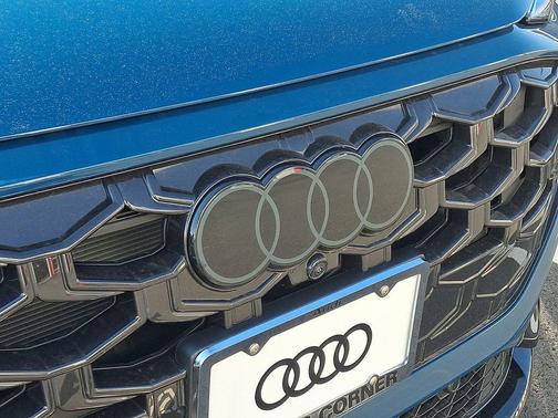 Malpelo Blue Metallic 2026 Audi Q3 TFSI quattro S tronic