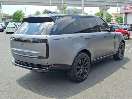 2023 Land Rover Range Rover P530 SE
