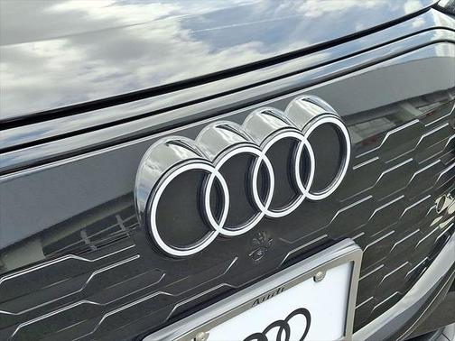 2025 Audi Q6 e-tron Premium Plus quattro
