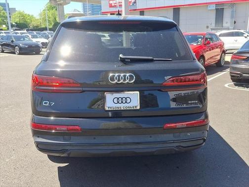 2022 Audi Q7 55 Premium Plus