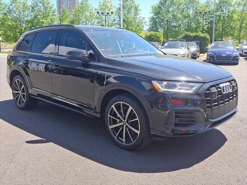 2022 Audi Q7 55 Premium Plus