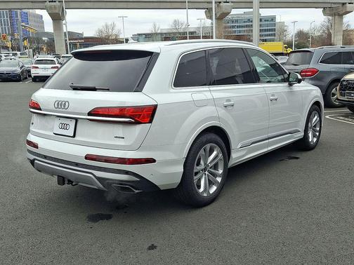 2026 Audi Q7 55 Premium Plus