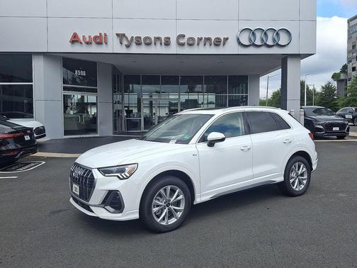 2025 Audi Q3 Premium 45 TFSI S line quattro Tiptronic