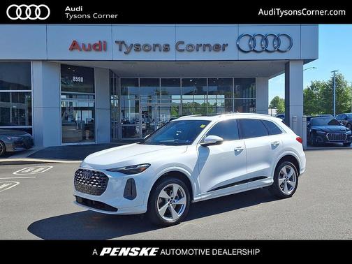 Glacier White Metallic 2025 Audi Q5 Premium Plus TFSI quattro S tronic