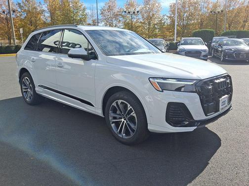 2026 Audi Q7 45 Premium