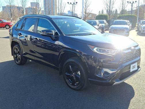 2021 Toyota RAV4 Hybrid SE